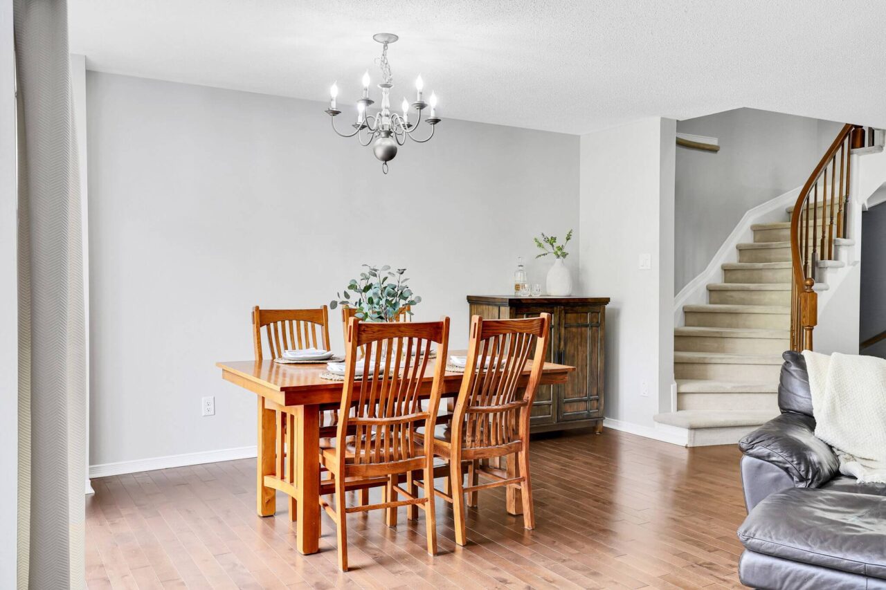 dining: 25 Abaca - Home in Stittsville