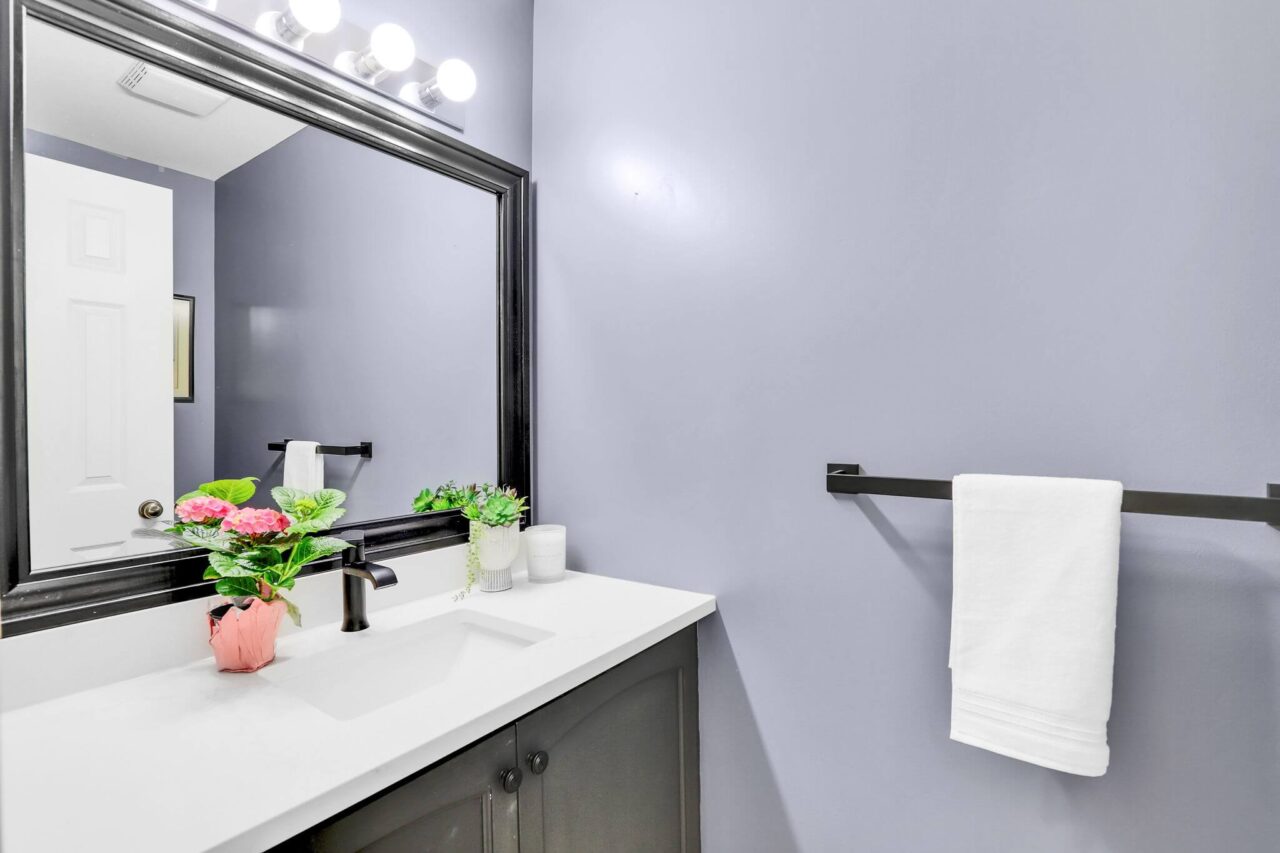 powder: 25 Abaca - Home in Stittsville