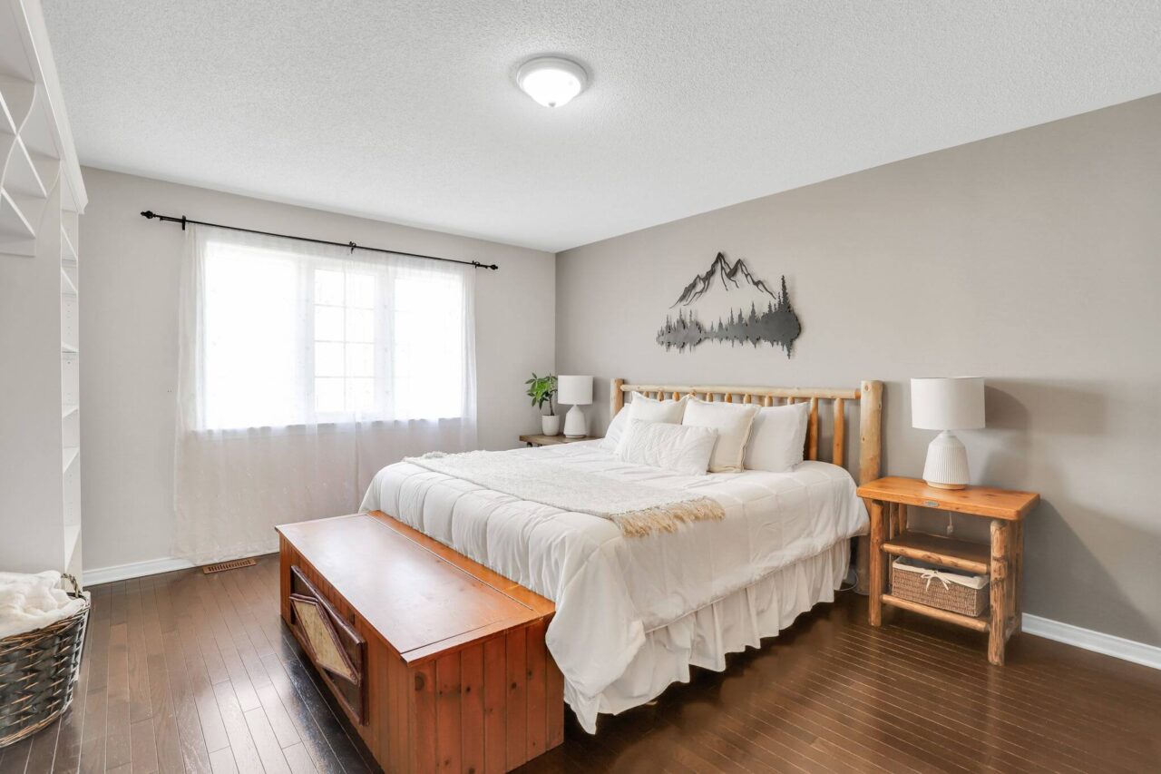 primary: 356 Aldworth - Living in Stittsville