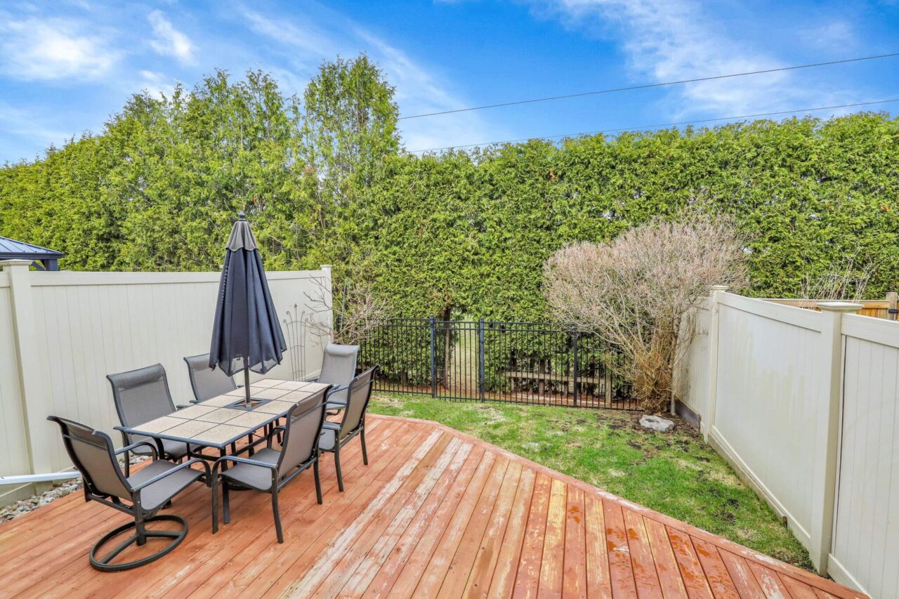 backyard 2: 25 Abaca - Home in Stittsville