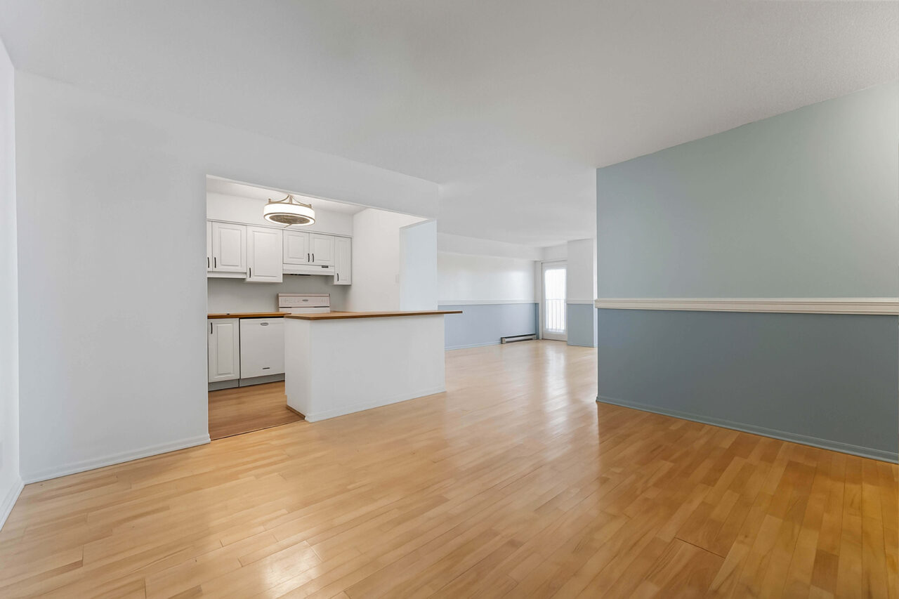 158C McArthur | Vanier condo for sale