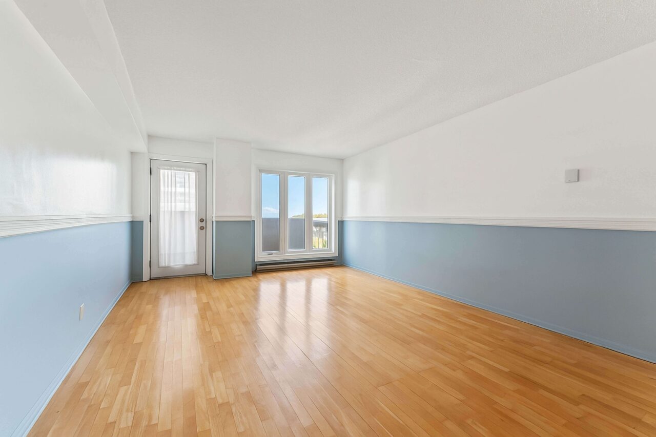 158C McArthur | Vanier condo for sale